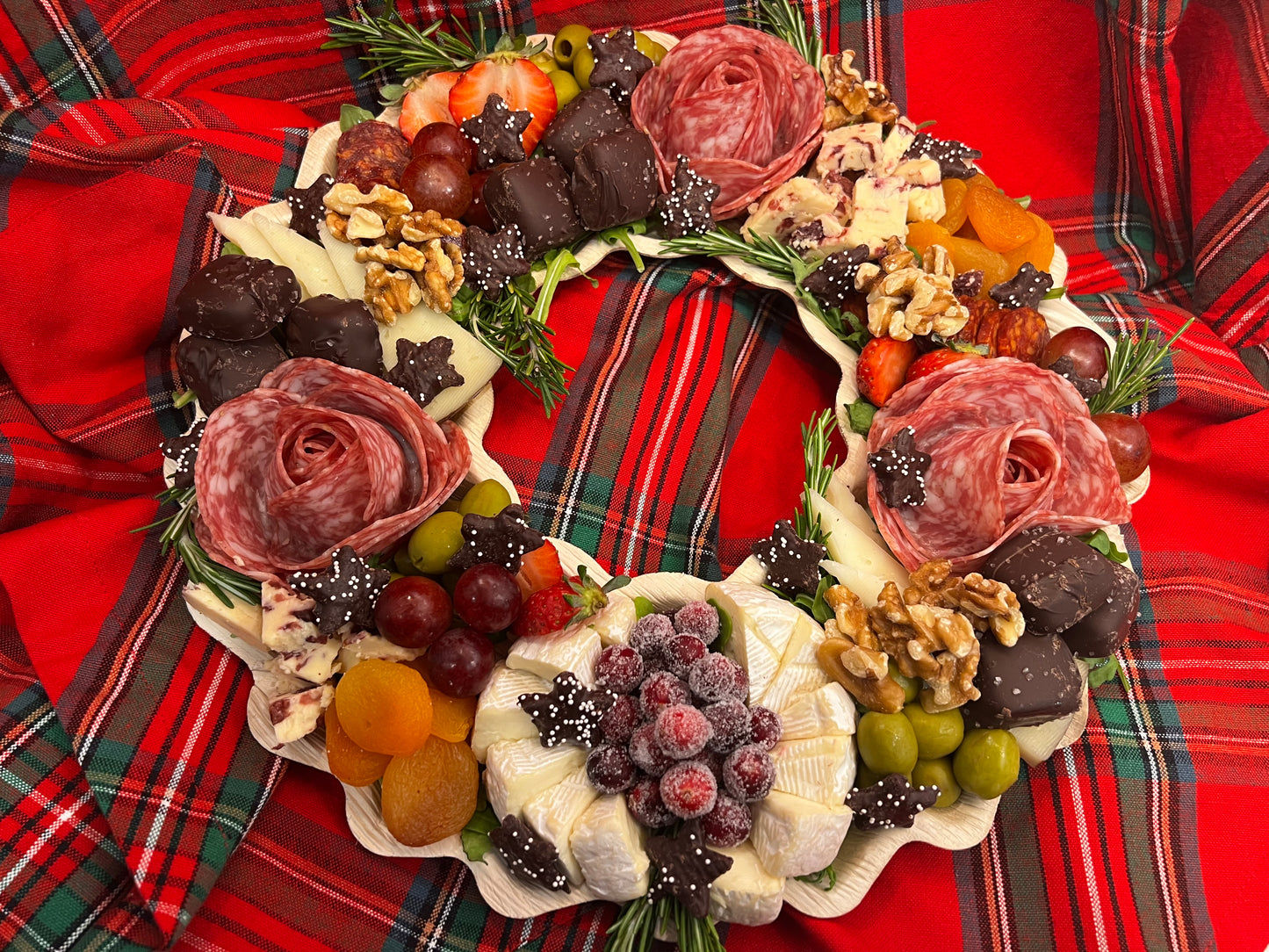 Wreath (serves up to 8)